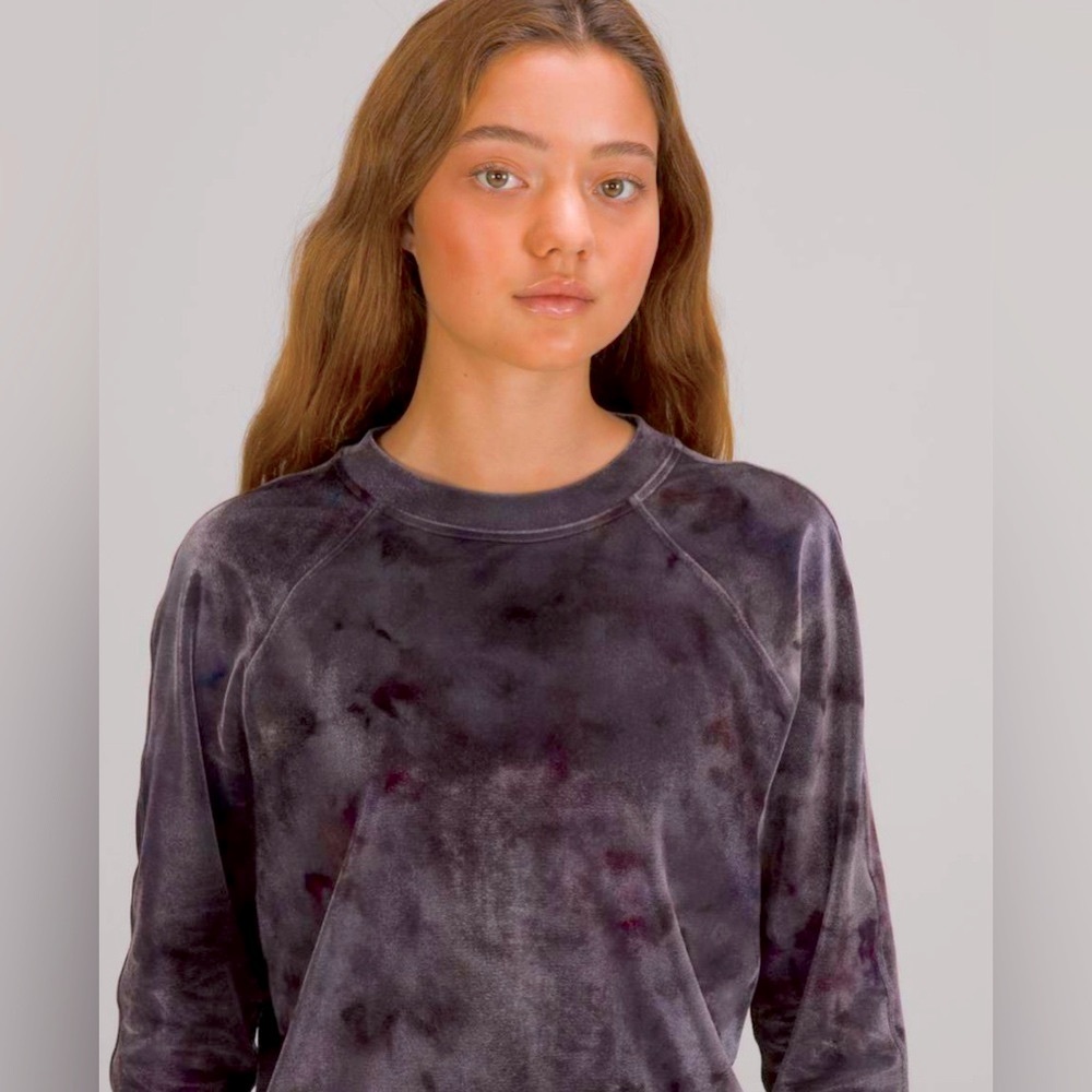 Lululemon Velour Down Crew
Interstellar Dark Grey Multi LIKE BRAND NEW